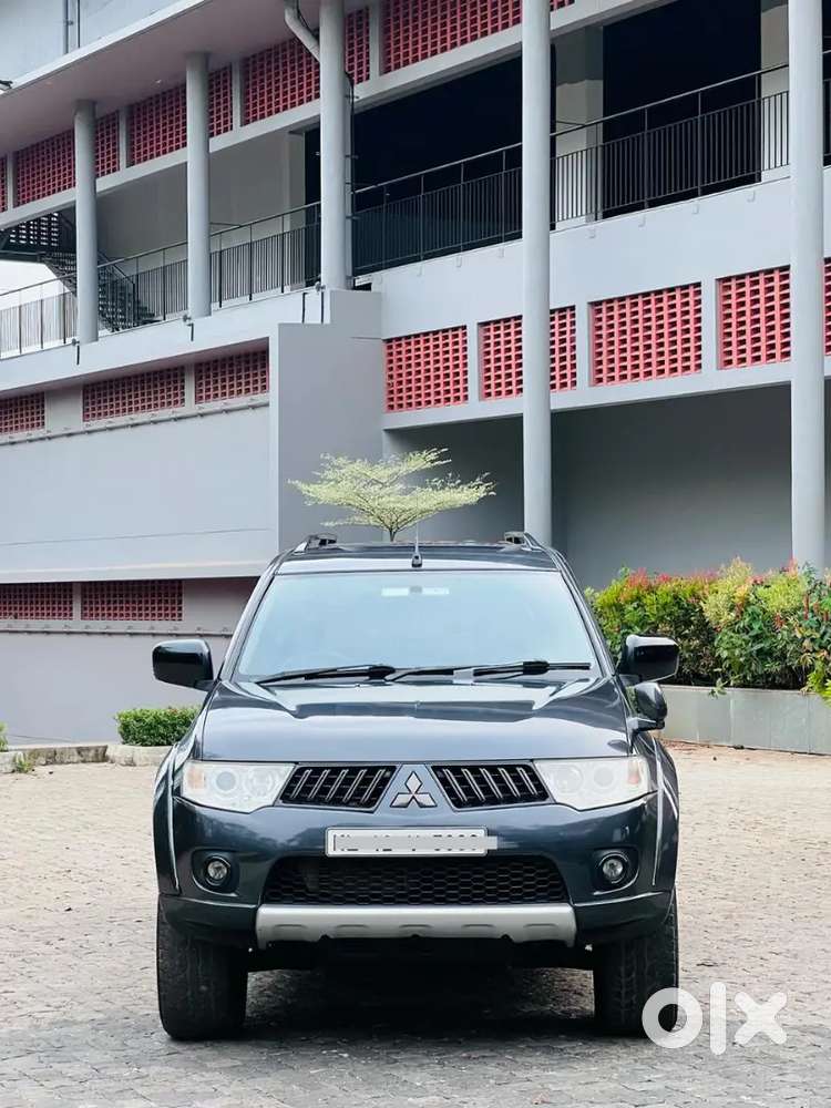 Mitsubishi Pajero Sport 4*4 2013 Diesel 105000 Km Driven