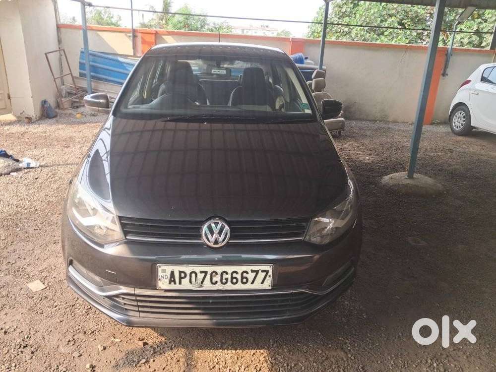 Volkswagen Polo Highline 1.6l Petrol, 2015, Petrol