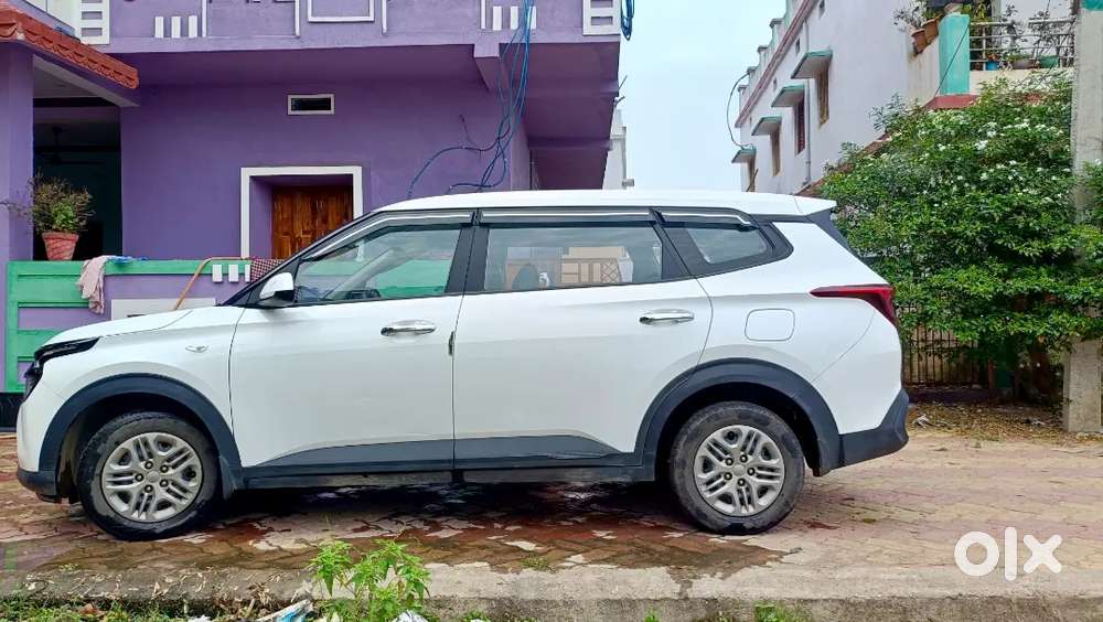 Kia Carens 2024 Petrol 20000 Km Driven