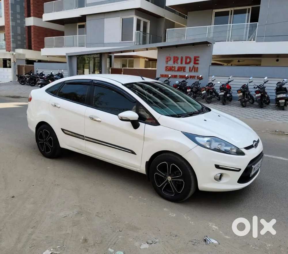 Ford Fiesta Style 2013 Petrol