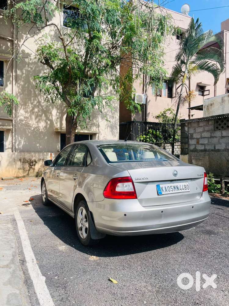 Skoda Rapid 1.6 MPI AT Elegance, 2013, Petrol