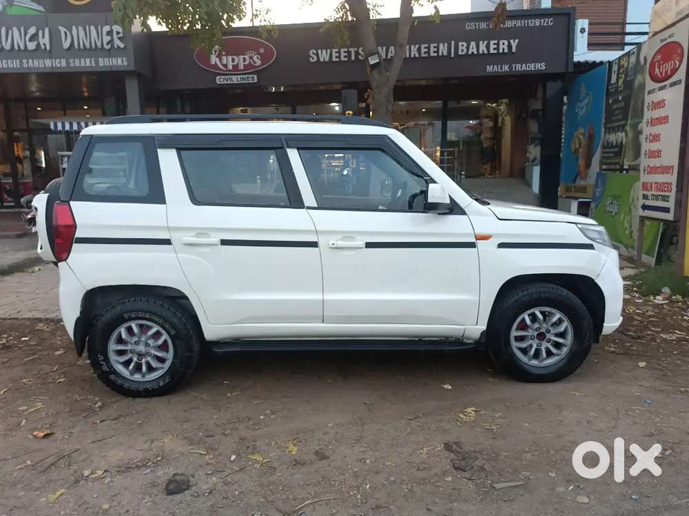 Mahindra Tuv 300 2015 Diesel 85000 Km Driven