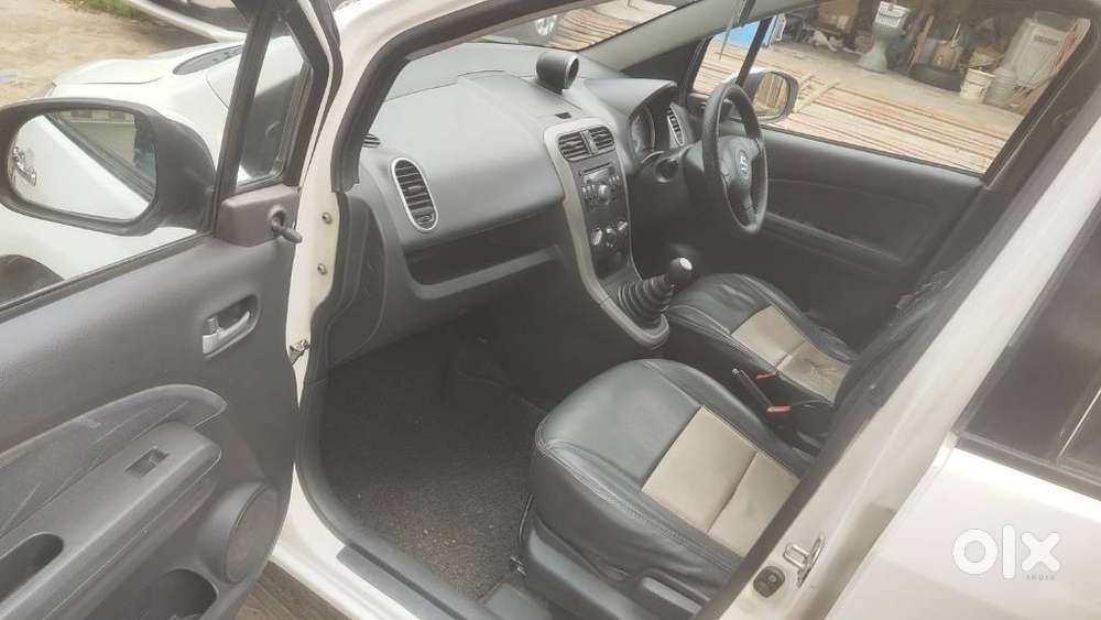 Maruti Suzuki Ritz Vxi, 2012, Petrol