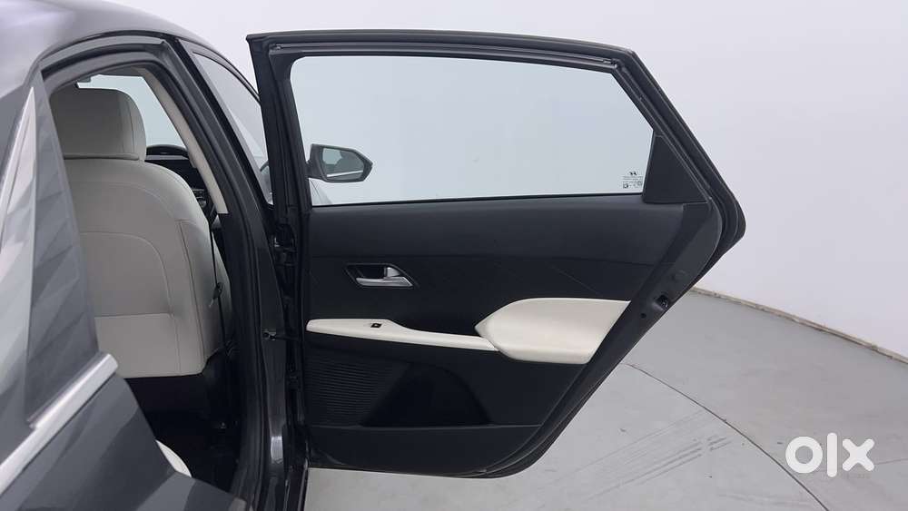 Hyundai Verna 1.5 Sx Petrol Mt, 2023, Petrol
