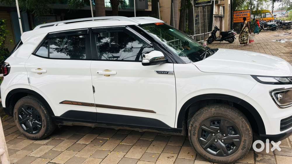 Hyundai Venue Petrol 2024