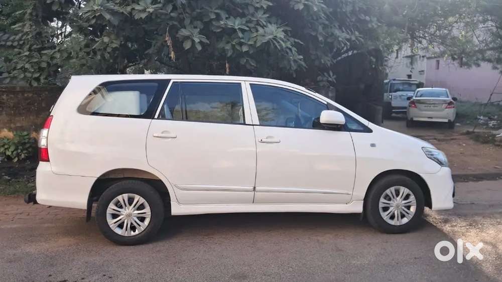 Toyota Innova 2014