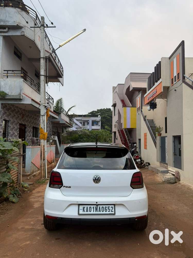 Volkswagen Polo 2015 Car