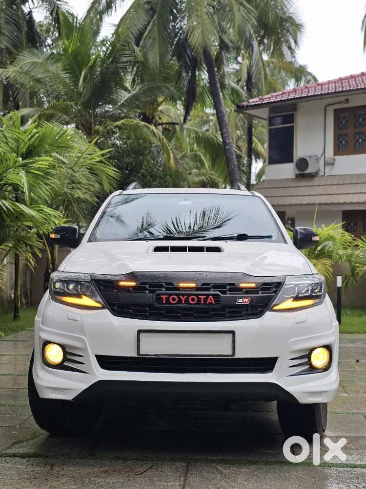 2015 Toyota Fortuner – Excellent Condition (full Toyota History)