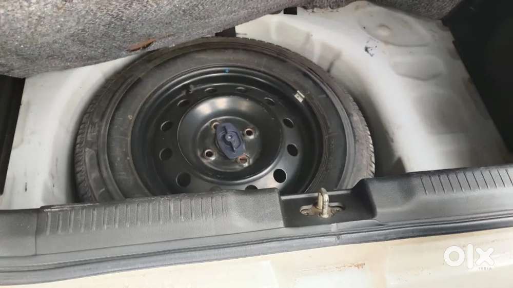 Well-maintained Maruti Swift Vxi Petrol - [103559] Driven,