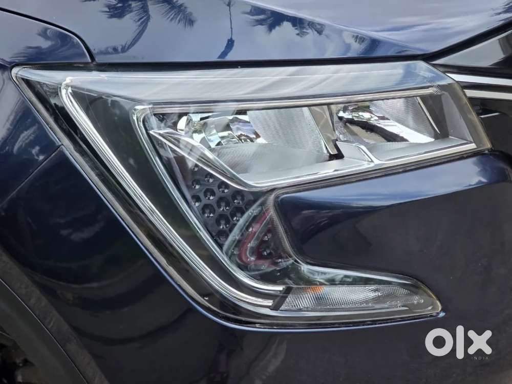 Mahindra Xuv700 2.2 Mx Diesel Mt 5 Str, 2022, Diesel