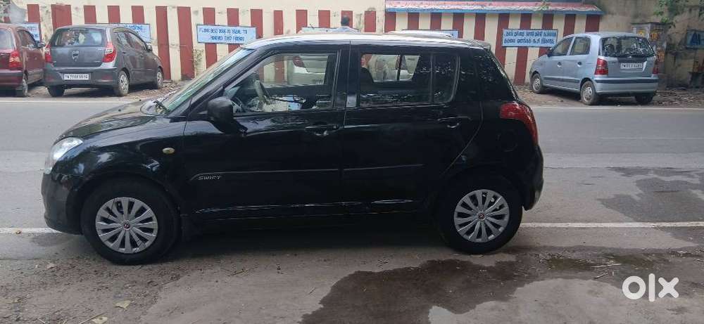 Maruti Suzuki Swift Vxi + Manual, 2006, Petrol