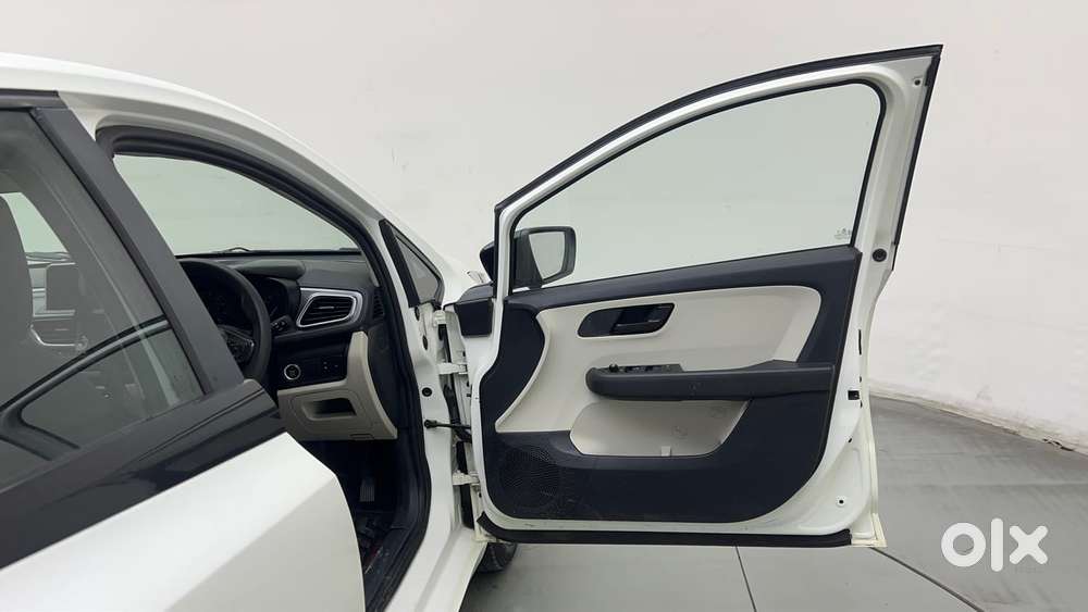 Tata Altroz 1.2 Xt, 2024, Petrol