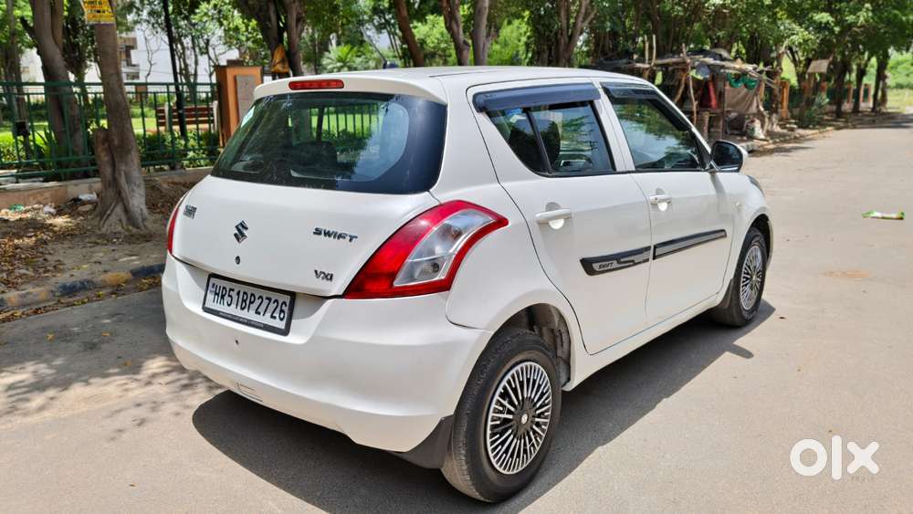 Maruti Suzuki Swift Lxi Option, 2017, Cng & Hybrids