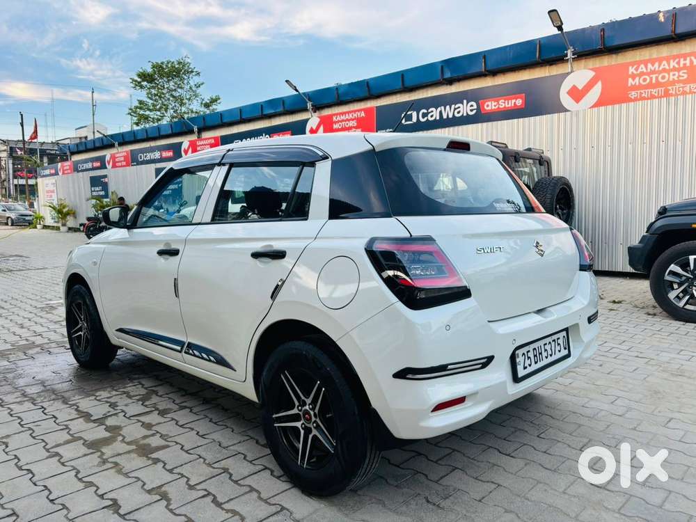 Maruti Suzuki New-gen Swift Lxi, 2025, Petrol