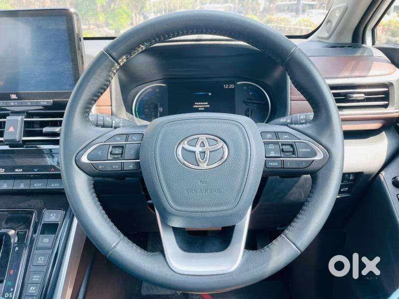 Toyota Innova Hycross 2.0 Zx (o) Hybrid 7 Str, 2024, Petrol