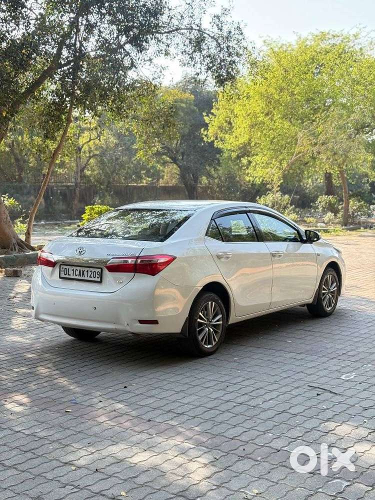 Toyota Corolla Altis 2013-2017 Vl At, 2015, Petrol