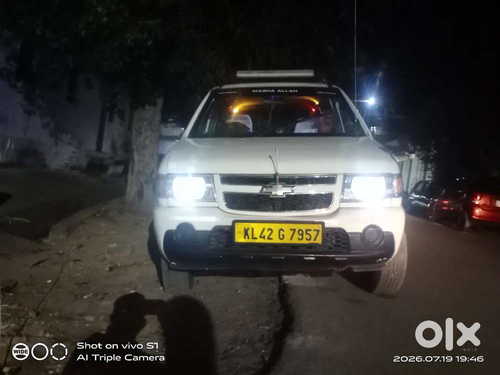 Chevrolet Tavera Neo 2013