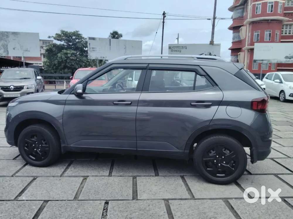 Hyundai Venue 1.2 S Plus, 2022, Petrol