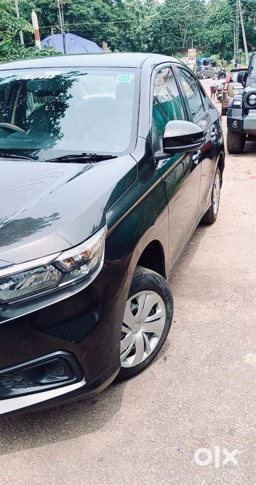 Honda Amaze Black Colour Well Good Condition