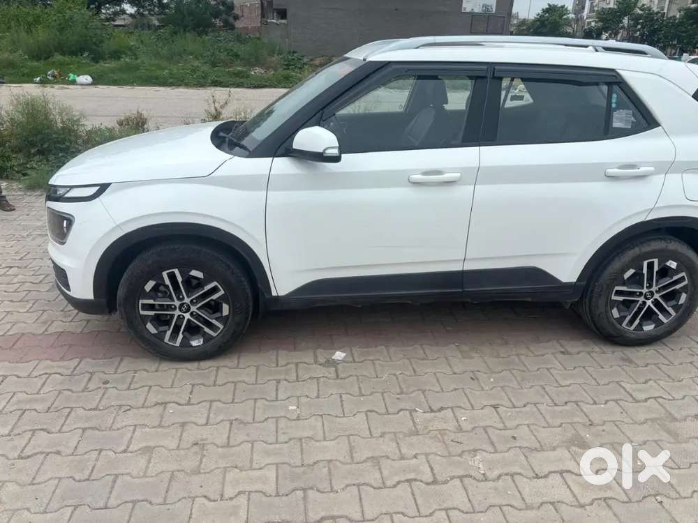 Hyundai New Venue Diesel Manual 2024