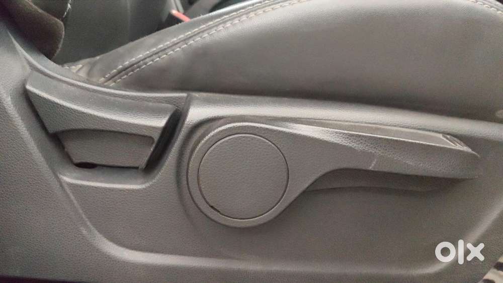 Mahindra Xuv300 W8 Option, 2022, Petrol