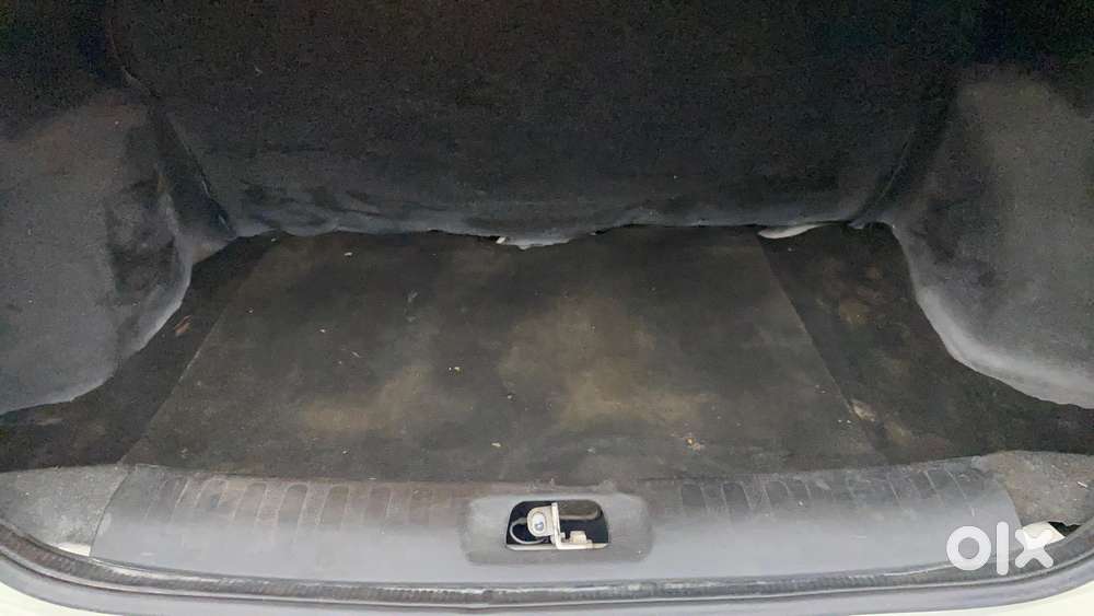 Maruti Suzuki Swift Dzire Vxi, 2012, Petrol