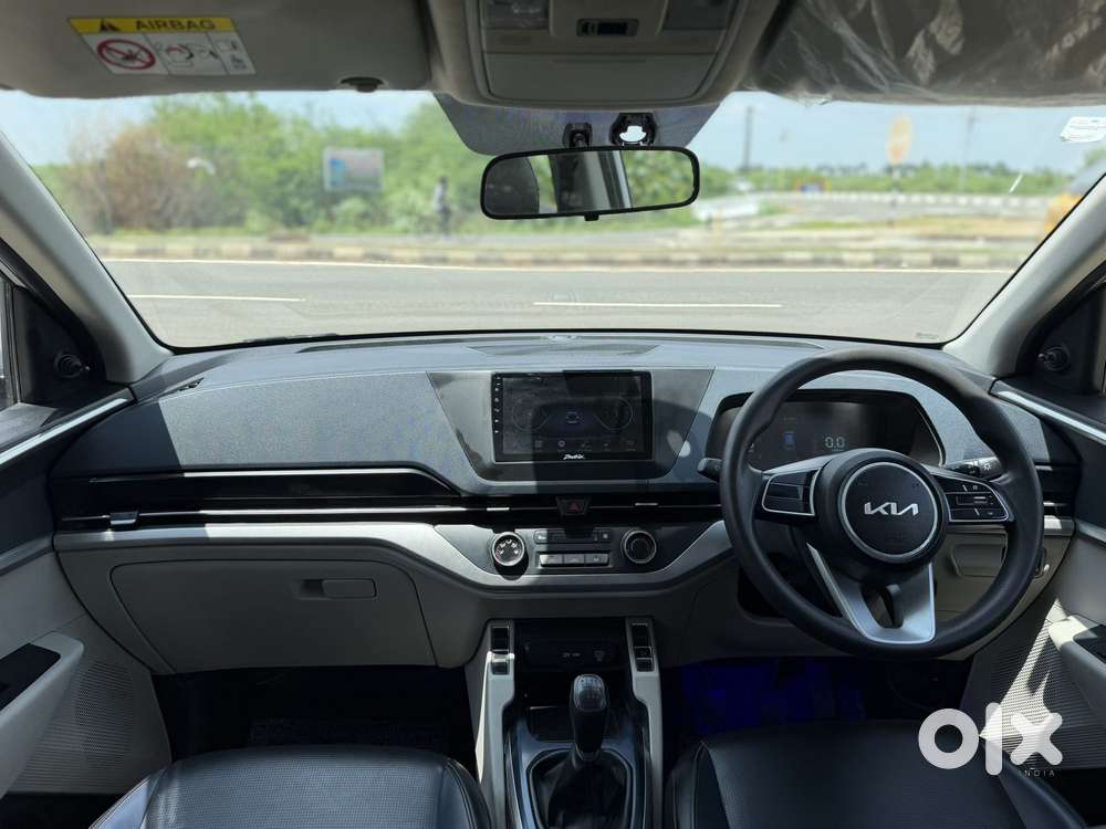 Kia Carens 1.5 Premium 7 Str, 2023, Petrol