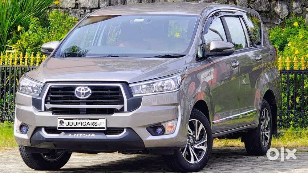 Toyota Innova Crysta [2020-ongoing] 2.7 Gx Mt 8 Str, 2025, Diesel