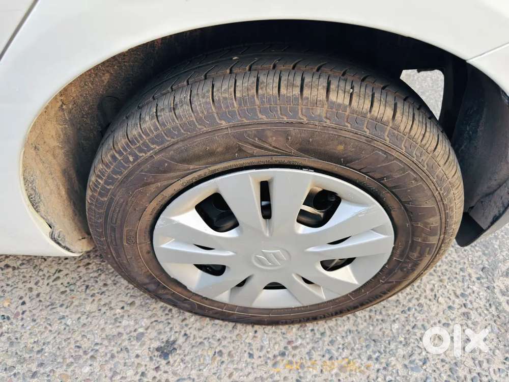 Maruti Suzuki Swift Lxi Optional-o, 2017, Petrol