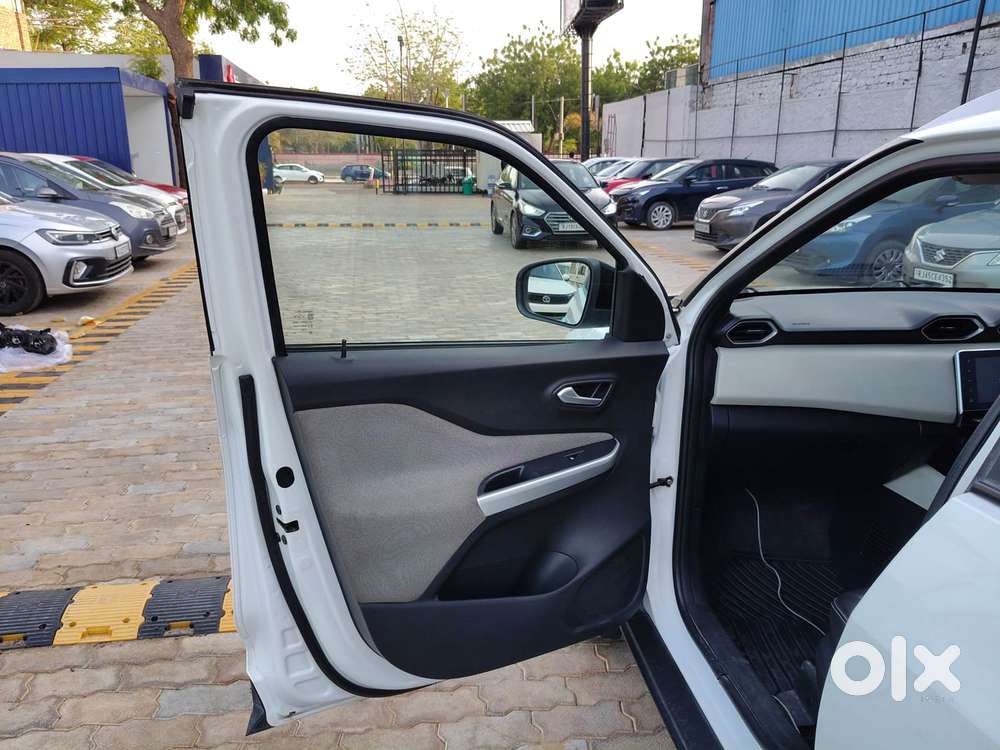 Nissan Magnite 1.0 Xv, 2022, Petrol