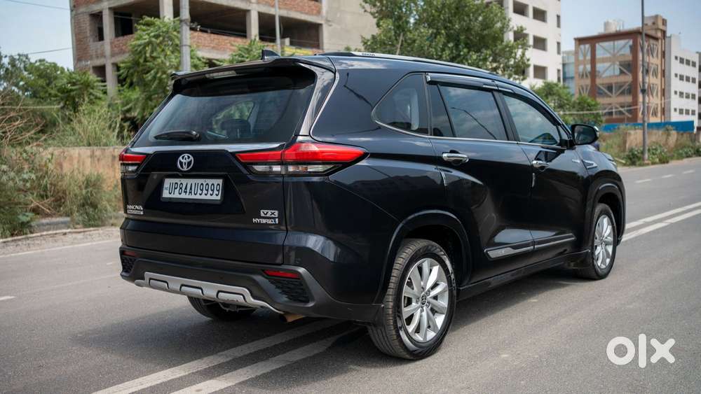 Toyota Innova Hycross 2.0 Vx (o) Hybrid 8 Str, 2024, Petrol