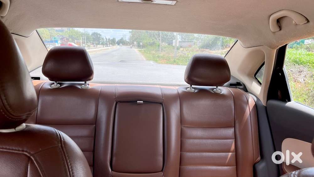 Volkswagen Vento Petrol Manual 2011