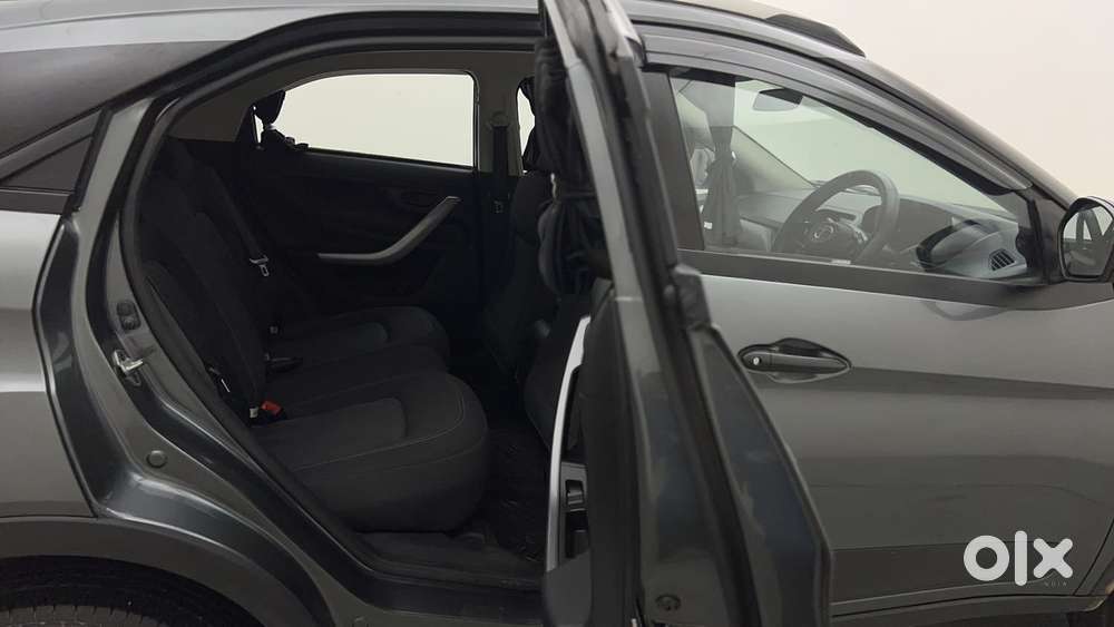 Tata Nexon 1.2 Revotron Xm, 2023, Petrol