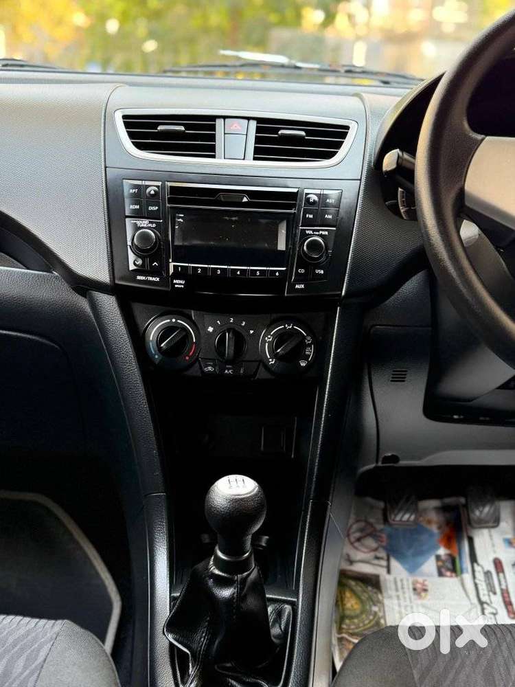 Maruti Suzuki Swift Vxi Optional, 2016, Petrol