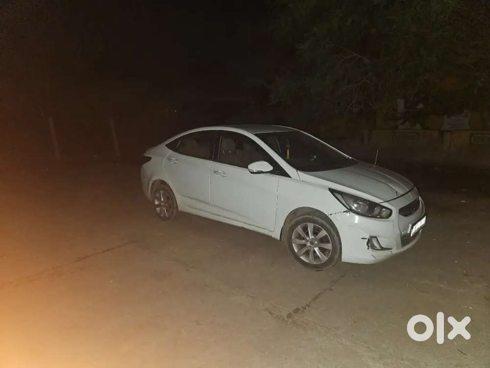 Hyundai Verna 2012