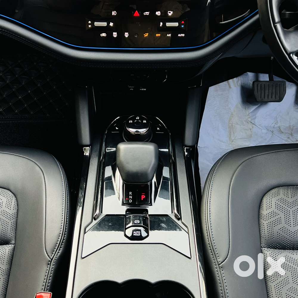 Tata Safari Pure Plus S Dark Edition, 2024, Diesel