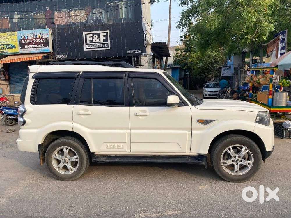 Mahindra Scorpio S10, 2015, Diesel