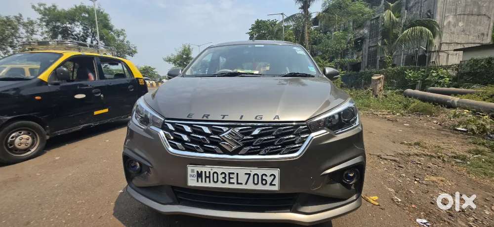 Maruti Ertiga Zxi(0) Top Model 2024 - Petrol+cng - 1st Owner