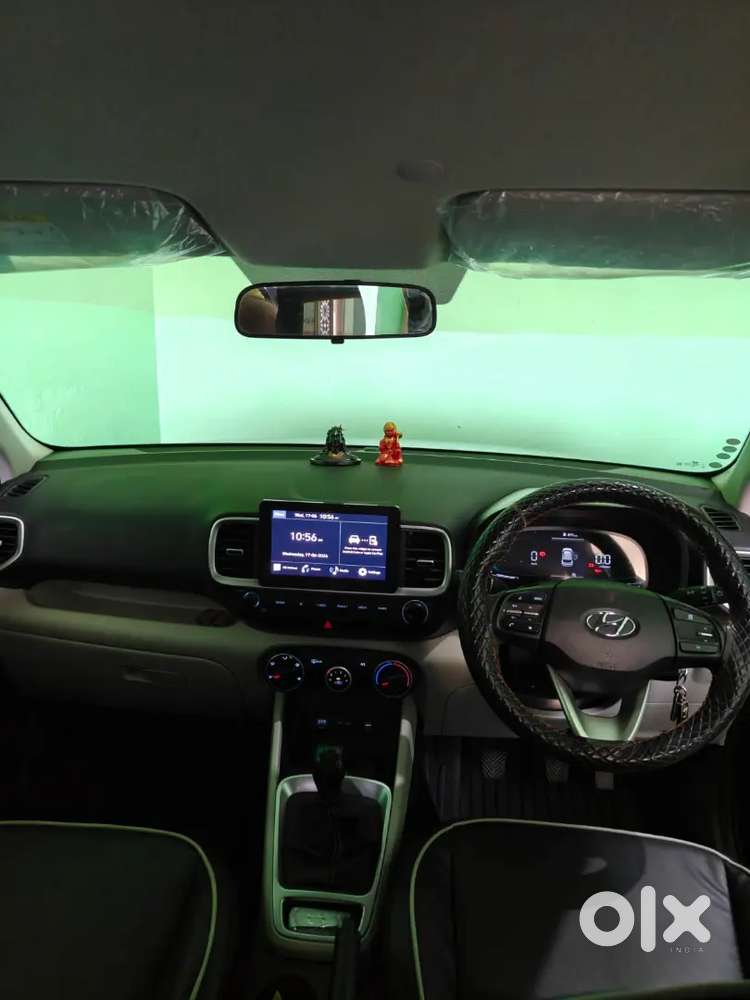 Hyundai Venue 2023 Petrol Well Maintained