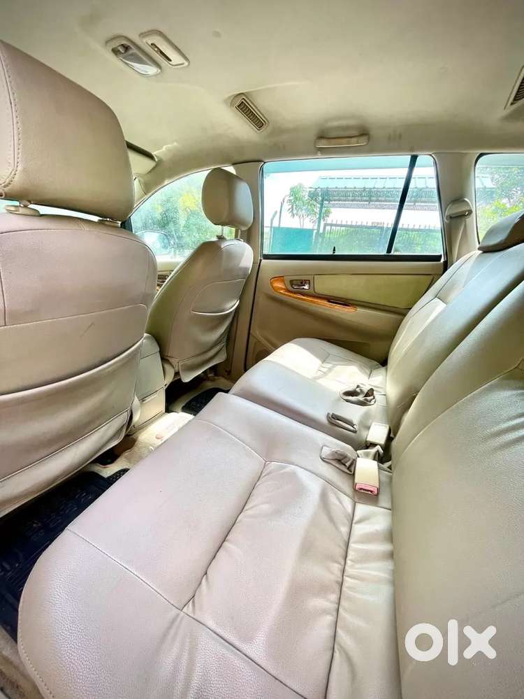 Toyota Innova 2.5 Vx 7 Seater Bs Iv, 2011, Diesel