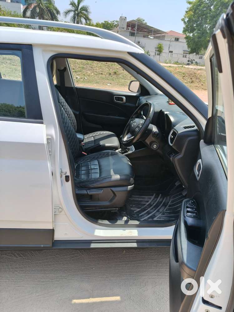 Hyundai Venue Sx Dual Tone, 2022, Diesel