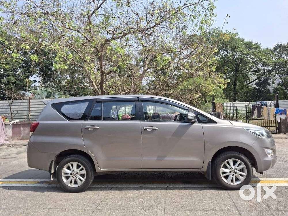 Toyota Innova Crysta [ ] 2.4 Gx At 7 Str, 2017, Petrol