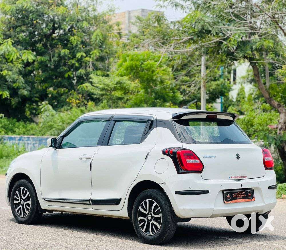 Maruti Suzuki Swift Vxi + Manual, 2021, Petrol