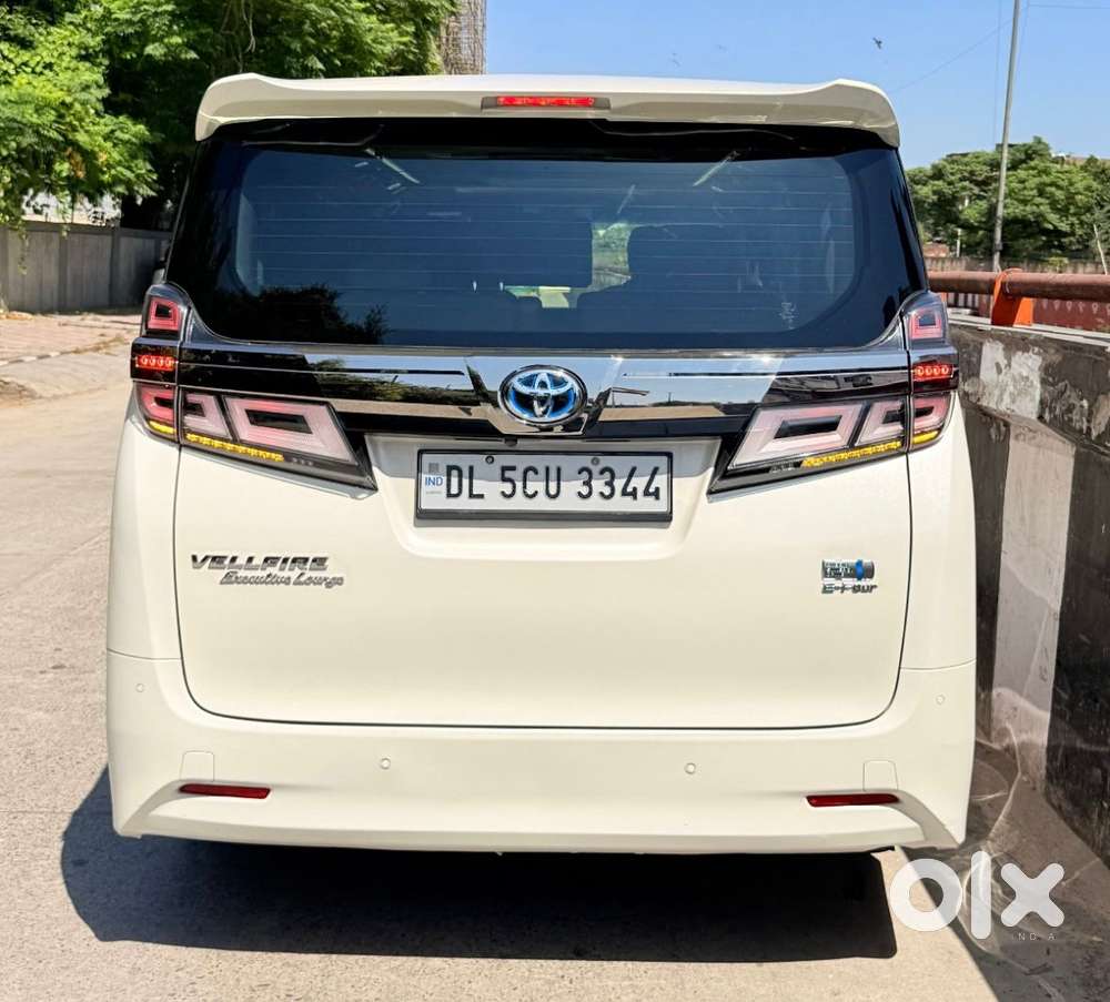 Toyota Vellfire 2.5 Hybrid, 2022, Petrol
