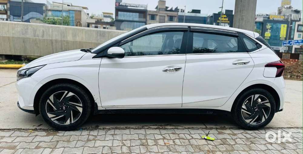 Hyundai I20 Asta (o) 1.2 Mt Dual Tone, 2023, Petrol