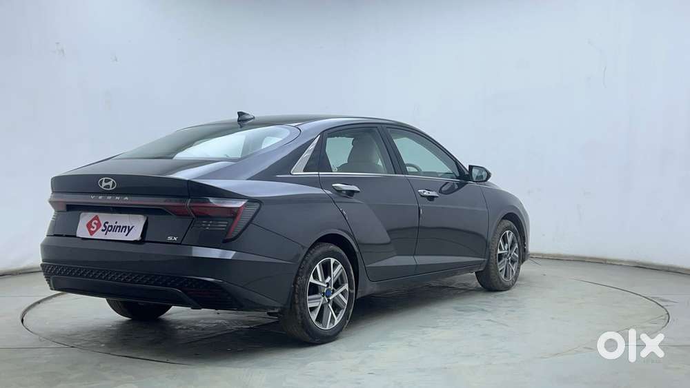 Hyundai Verna 1.5 Sx (o) Petrol Mt, 2023, Petrol