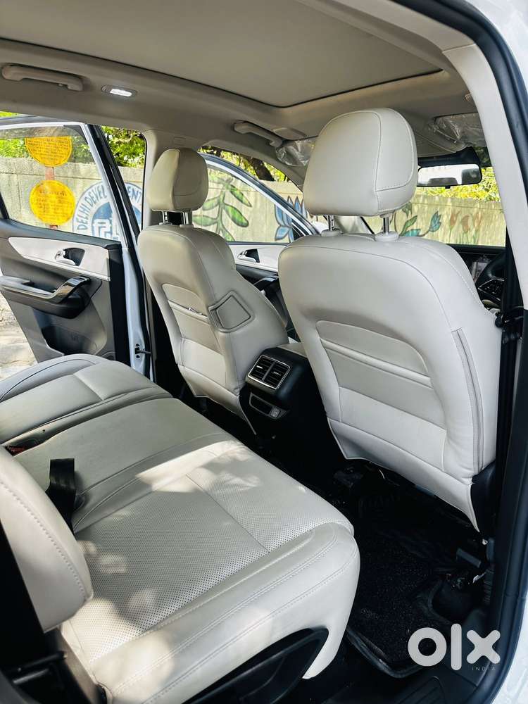 Mahindra Xuv700 2.0 Ax 7 Petrol At Luxury Pack Str, 2025, Diesel