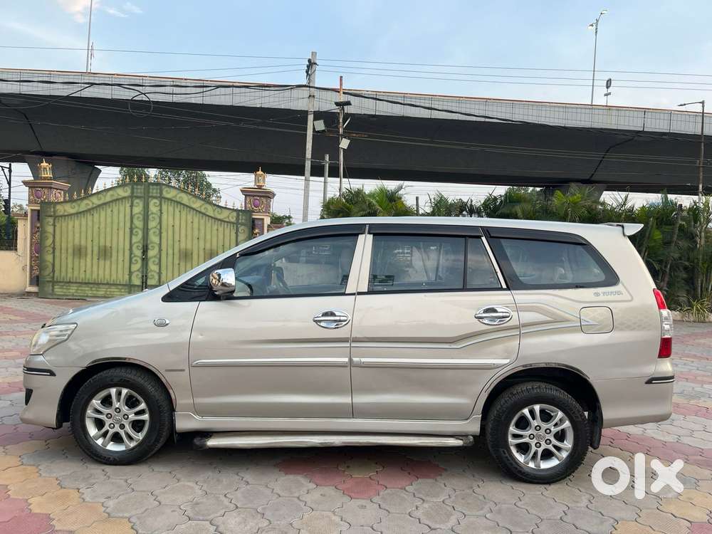 Toyota Innova 2.5 Gx 7 Str Bs-iii, 2012, Diesel
