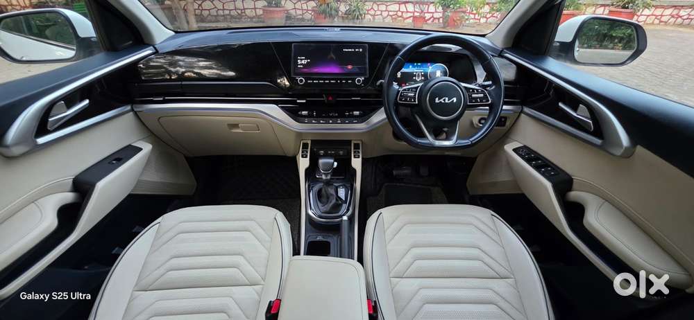 Kia Carens Luxury (o)1.5 Turbo Petrol Dct 7 Str, 2024, Petrol