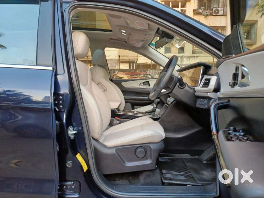 Mahindra Xuv700 2.0 Ax 7 Petrol At Luxury Pack Str, 2024, Petrol